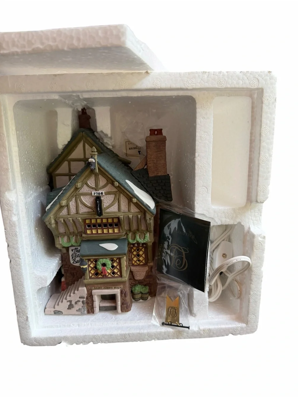 1993 Dept. 56 Heritage Village Dickens’ Village Series “The Pied Bull Inn”